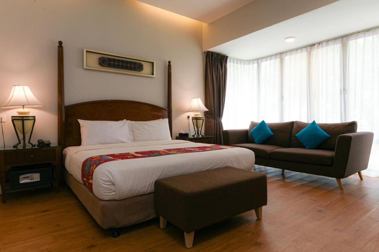 Adena Beach Resort Kuantan Exterior foto
