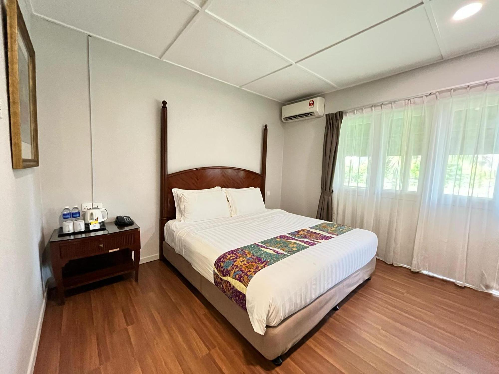 Adena Beach Resort Kuantan Exterior foto